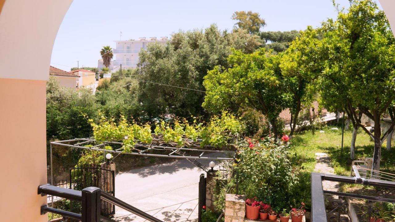Raptis Guest House 蒂锡利维 外观 照片