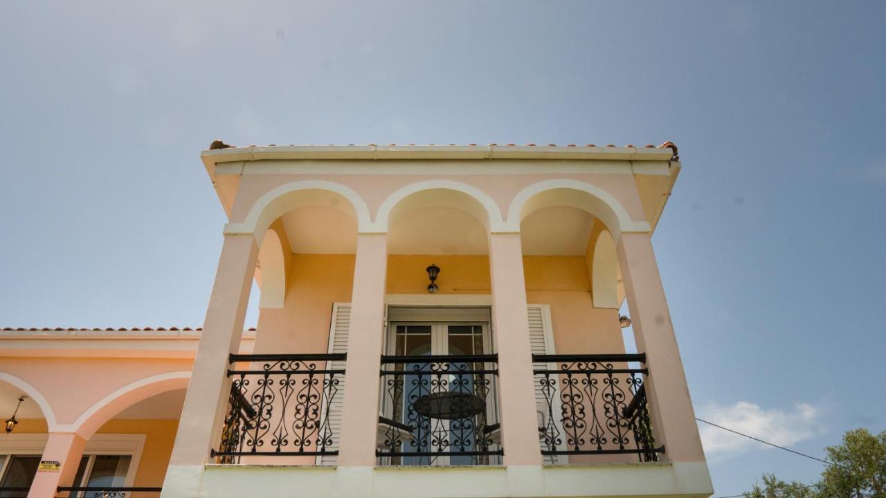Raptis Guest House 蒂锡利维 外观 照片
